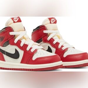 The Air Jordan 1 Retro High OG 'Chicago Lost & Found Size 1